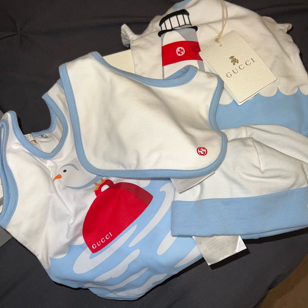 Gucci boys matching set  0/3 months